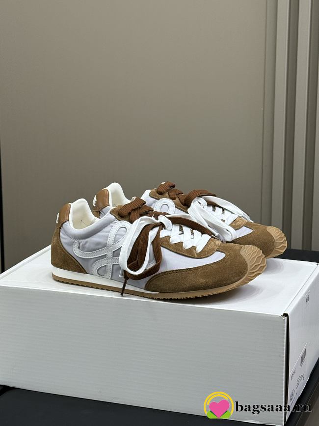 Bagsaaa Loewe Ballet Runner 2.0 in nylon and calfskin Grey/White/Tan - 1