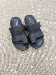 Bagsaaa The Row Hugh Leather Sandals Black - 1