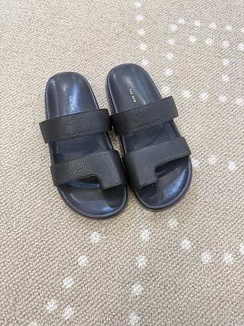 Bagsaaa The Row Hugh Leather Sandals Black