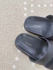 Bagsaaa The Row Hugh Leather Sandals Black - 3