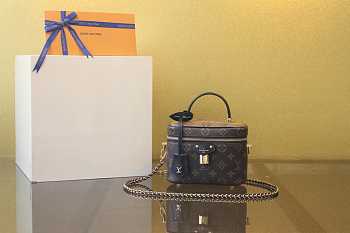 Bagsaaa LV M47128 Vanity PM Monogram - 19cm