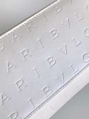 Bagsaaa Bulgari White Embossed Crossbody Bag - 19cm - 2