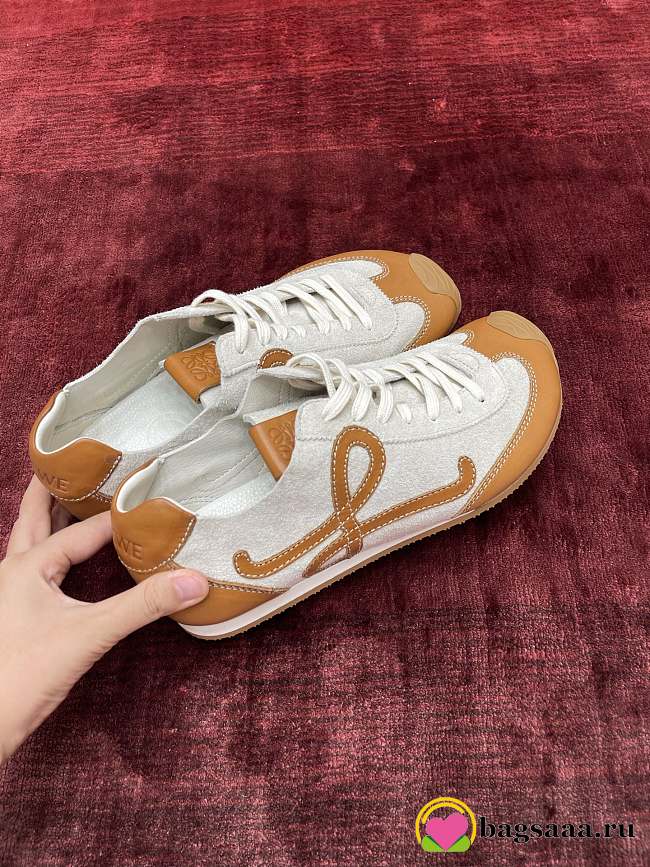 Bagsaaa Loewe Ballet Runner 2.0 unlined in deerskin and vegetable-tanned calfskin - 1