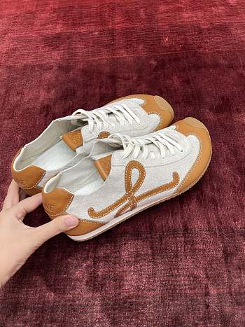 Bagsaaa Loewe Ballet Runner 2.0 unlined in deerskin and vegetable-tanned calfskin