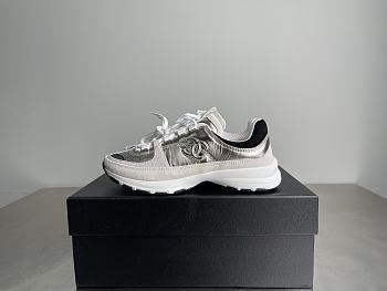 Bagsaaa Chanel Sneakers G46609 Light gold
