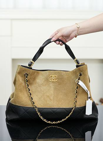 Bagsaaa Chanel Shopping Bag AS5657 Beige & Black - 40cm