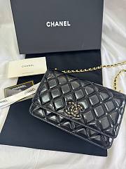 Bagsaaa Chanel Wallet On Chain Black AP4694 Shiny Lambskin - 19.2cm - 1