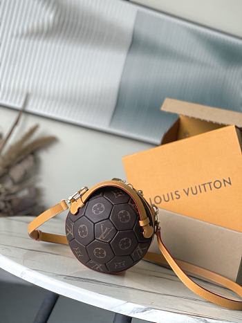 Bagsaaa LV Soccer Ball Bag M13894 - 19cm