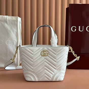Bagsaaa Gucci Betty small tote bag 847386 white -18cm
