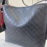 Bagsaaa Gucci GG Emblem medium shoulder bag 847452 black - 30.5cm - 3