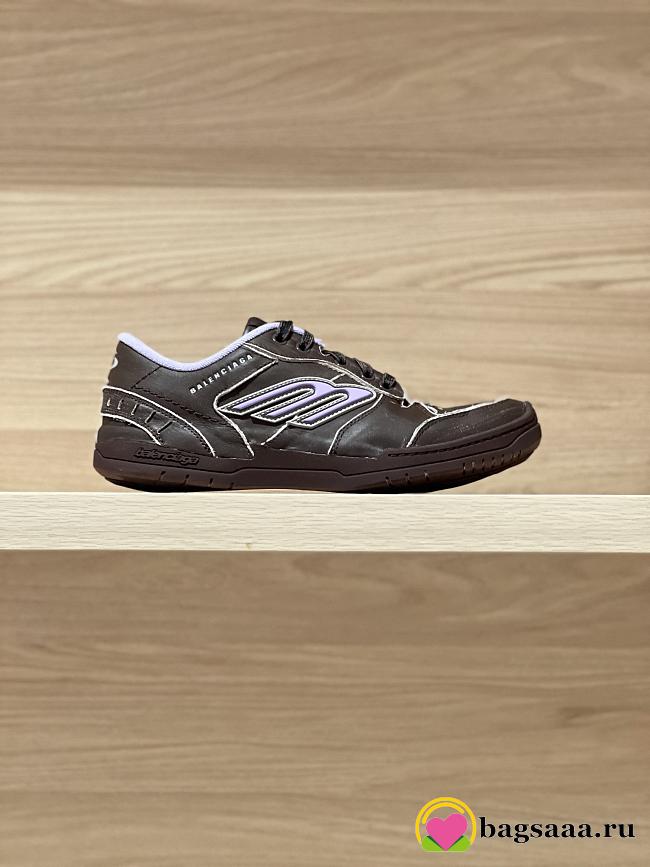 Bagsaaa Balenciaga Hamptons Medium Worn-Out Sneaker in white cowskin and polyester brown - 1