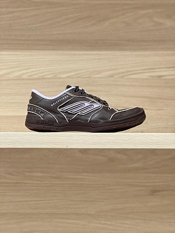 Bagsaaa Balenciaga Hamptons Medium Worn-Out Sneaker in white cowskin and polyester brown