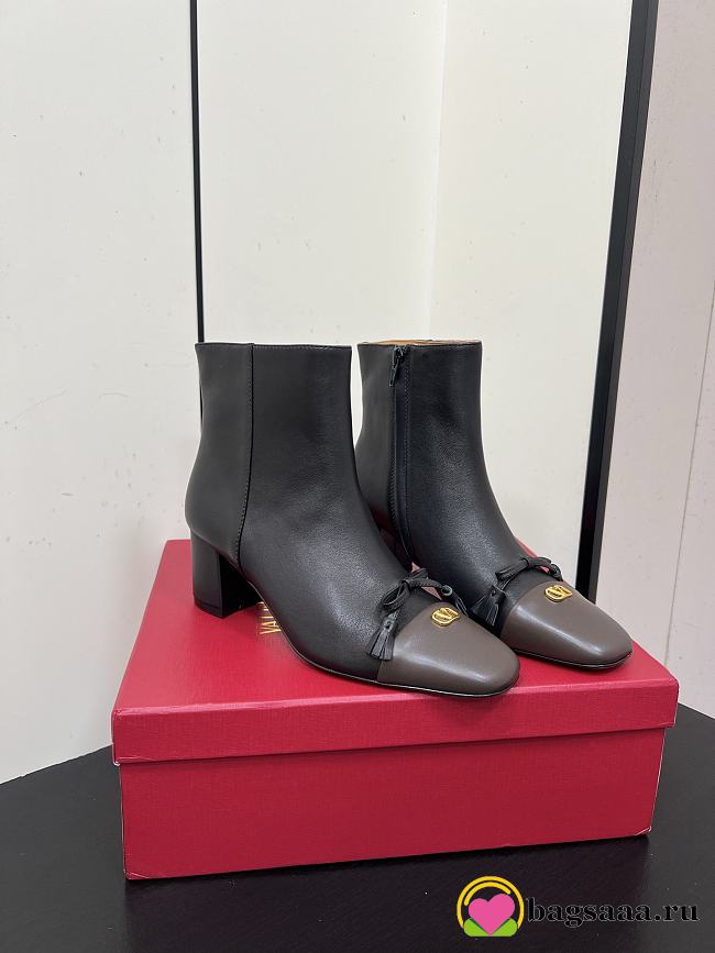 Bagsaaa Valentino Valet Du Roi Kidskin Leather Ankle Boot black & brown 6cm - 1