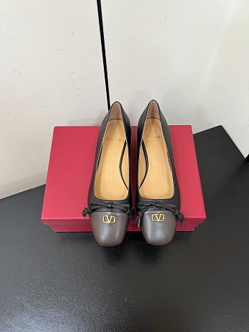 Bagsaaa Valentino Valet Du Roi Kidskin Ballerina Black & Brown - 25Mm