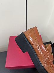 Bagsaaa Valentino Garavani VLogo Signature loafers brown - 4