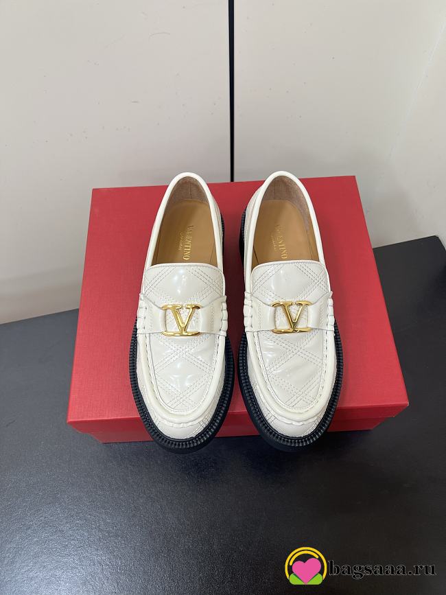 Bagsaaa Valentino Garavani VLogo Signature loafers white - 1