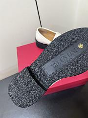 Bagsaaa Valentino Garavani VLogo Signature loafers white - 3