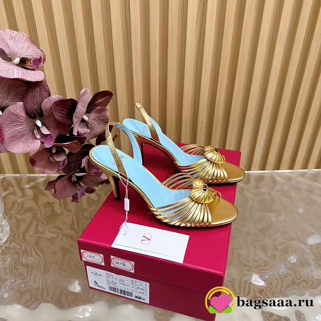 Bagsaaa Valentino Royal Sandal In Laminated Nappa Gold - 8.5cm - 1