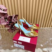 Bagsaaa Valentino Royal Sandal In Laminated Nappa Gold - 8.5cm - 1