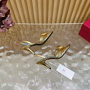 Bagsaaa Valentino Royal Sandal In Laminated Nappa Gold - 8.5cm - 2