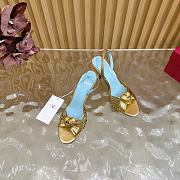 Bagsaaa Valentino Royal Sandal In Laminated Nappa Gold - 8.5cm - 4