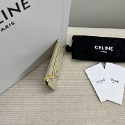 Bagsaaa Celine Zipped Card Holder Cuir Triomphe In Shiny Calfskin cream - 11cm - 2