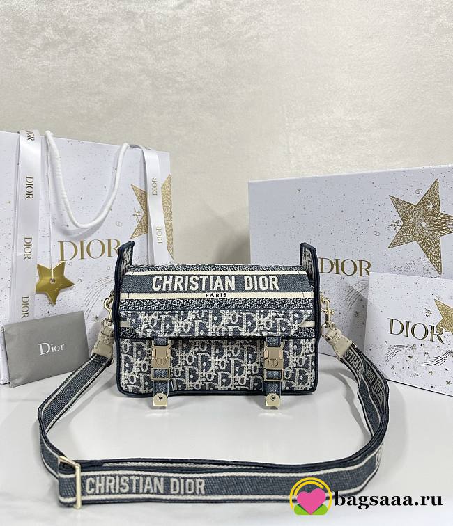 Bagsaaa Dior Small Diorcamp Bag Blue Dior Oblique Chambray-Effect Embroidery - 23cm - 1