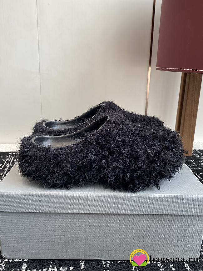 Bagsaaa Balenciaga Faux Fur Mule Crocs Slippers black - 1