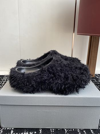 Bagsaaa Balenciaga Faux Fur Mule Crocs Slippers black