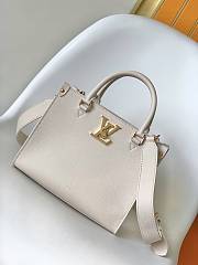Bagsaaa M23637 Lock & Go Quartz color - 24.5cm - 1