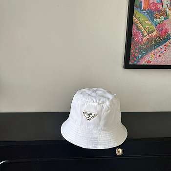 bagsaaa Prada White Bucket hat