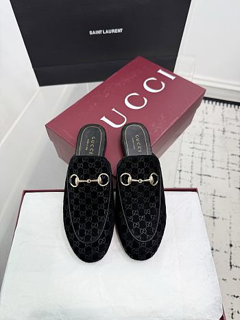 Bagsaaa Gucci Women's Princetown slipper 802163 black GG velvet