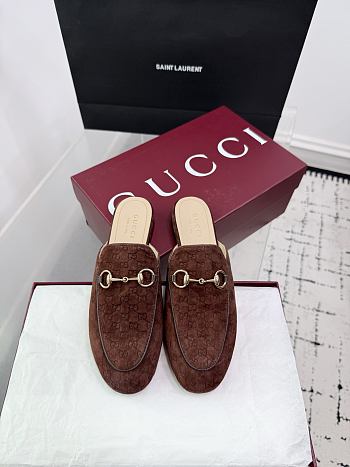 Bagsaaa Gucci Women's Princetown slipper 802163 brown GG velvet