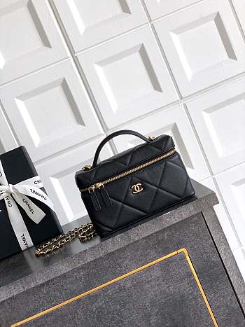 Bagsaaa Chanel Long Vanity with chain AP4933 black caviar - 17cm