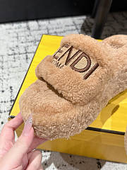 Bagsaaa Fendi Roma slippers beige - 4