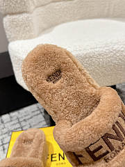 Bagsaaa Fendi Roma slippers beige - 3