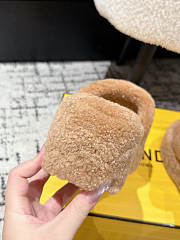 Bagsaaa Fendi Roma slippers beige - 2