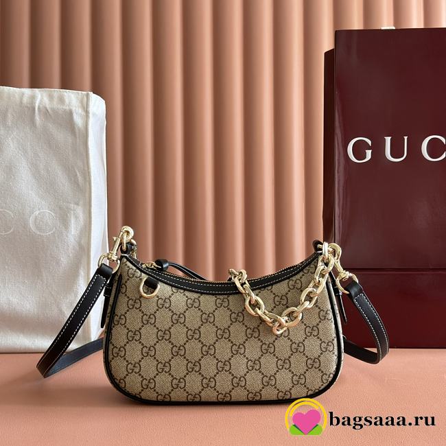 Bagsaaa Gucci GG Emblem small shoulder bag 847447 black - 24cm - 1