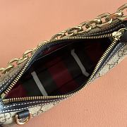 Bagsaaa Gucci GG Emblem small shoulder bag 847447 black - 24cm - 4