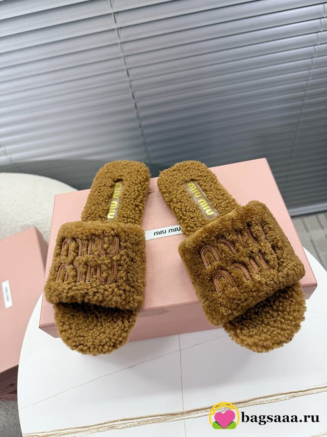 Bagsaaa Miu Miu Shearling slides brown - 1