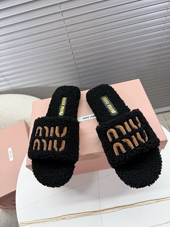 Bagsaaa Miu Miu Shearling slides black