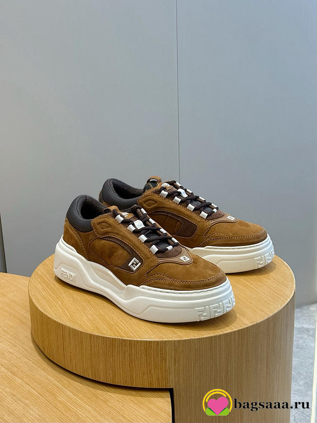 Bagsaaa Fendi Force low-top sneakers in brown suede - 1