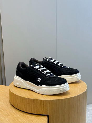 Bagsaaa Fendi Force low-top sneakers in black