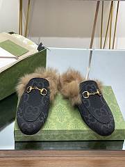 Bagsaaa Gucci Princetown slippers black and fur - 1