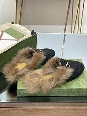 Bagsaaa Gucci Princetown slippers black and fur - 4