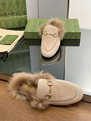Bagsaaa Gucci Princetown mule beige suede - 3