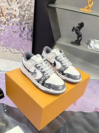 Bagsaaa Louis Vuitton x Nike SB Dunk Low sneakers