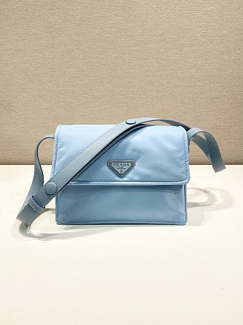 Bagsaaa Prada small padded Re-Nylon shoulder bag blue - 23cm
