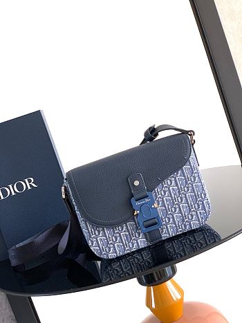 Bagsaaa Dior Small Saddle Messenger Bag with Flap Blue Dior Oblique Jacquard and Blue Grained Calfskin - 23cm