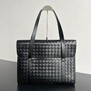 Bagsaaa Bottega Veneta Intrecciato leather briefcase in black - 41cm - 1